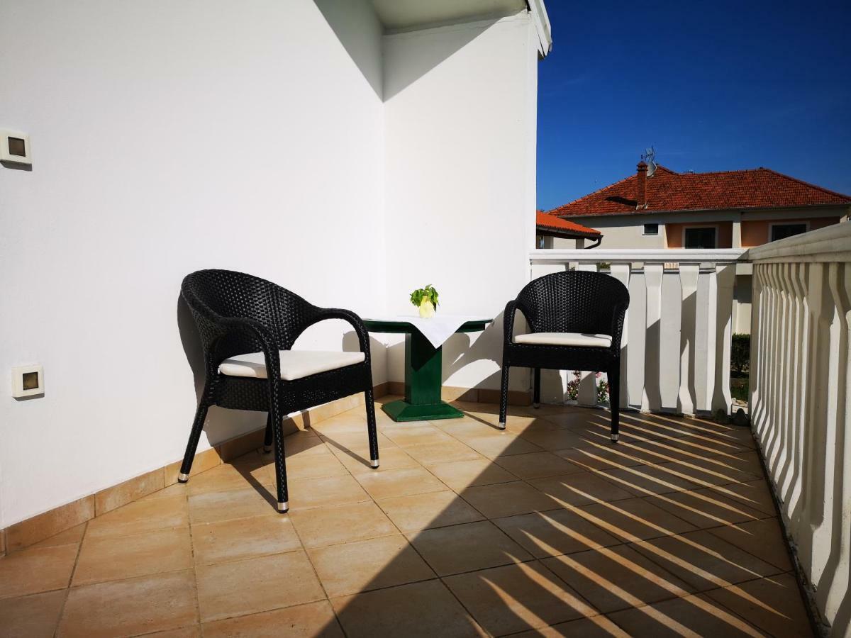 Apartmani Labud Sukošan Exterior foto