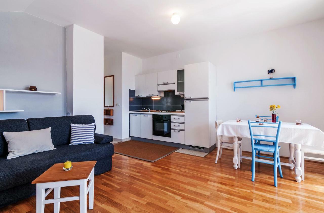 Apartmani Labud Sukošan Exterior foto
